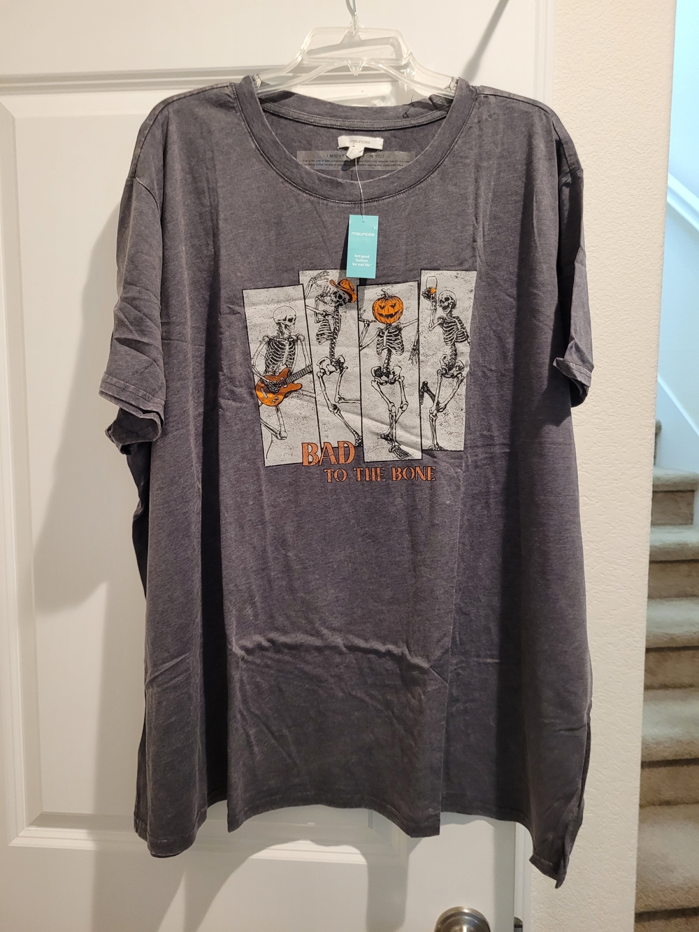 Maurices Charcoal Graphic Tee with Halloween Skeleton Art NWT 4X